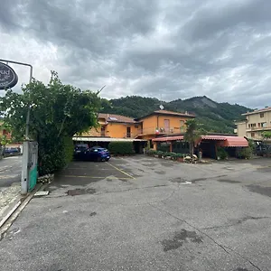 Bed & Breakfast Macloud Pub, Sarnico